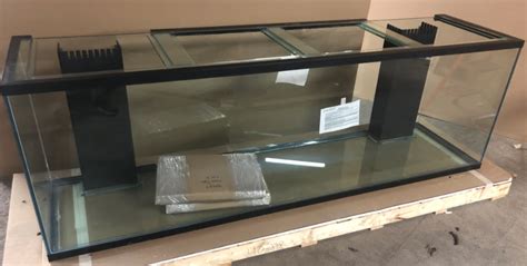 500 Gallon Aquariums (Glass & Acrylic) .